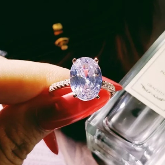 925 Silver Oval White Sapphire Ring - Picture 2 of 9